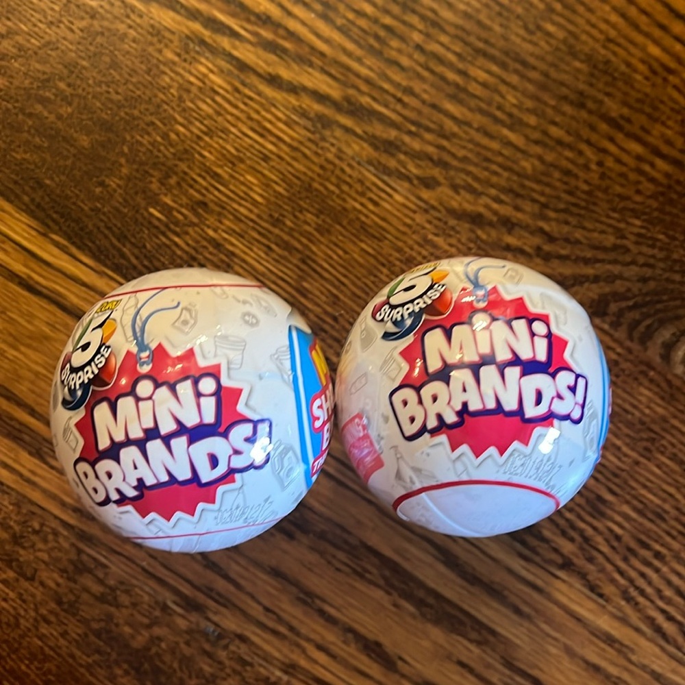 Mini brands surprise you, set of 2!